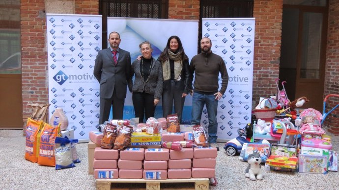GT Motive entrega 2.000 kilos de comida en un comedor social de Madrid