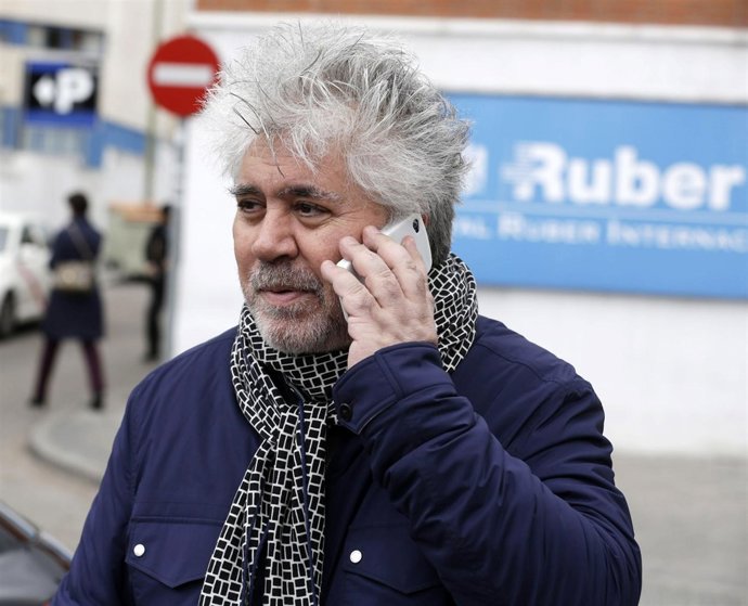 Pedro Almodóvar en el Hospital Ruber Internacional 