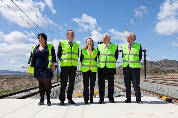 La ministra de Fomento, Ana Pastor, visita las obras del Ave a Alicante
