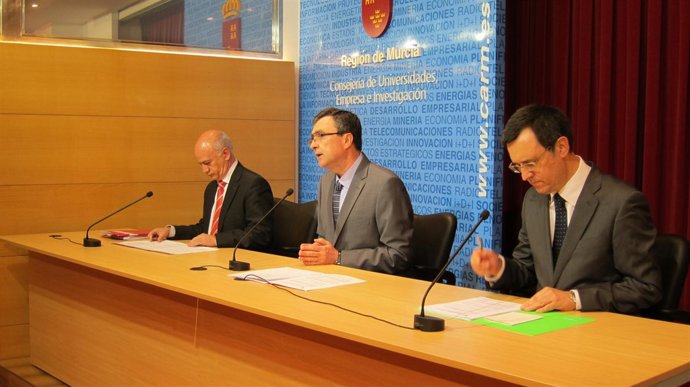 Ballesta en rueda de prensa