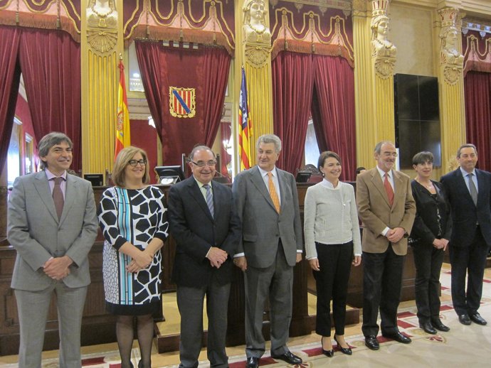 Posada en el Parlament balear