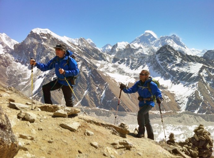 Carlos Soria se aclimata para subir al Kanchenjunga