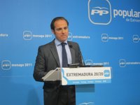 Parejo recuerda a Vara que el PP "nunca" ha respaldado concentraciones ante casas de políticos