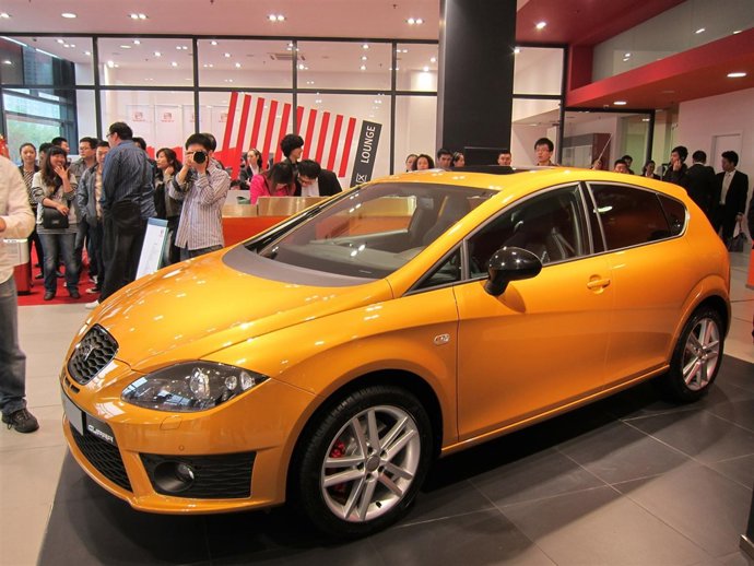 Seat León Cupra, En Un Concesionario