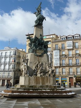 La Plaza de la Virgen Blanca.
