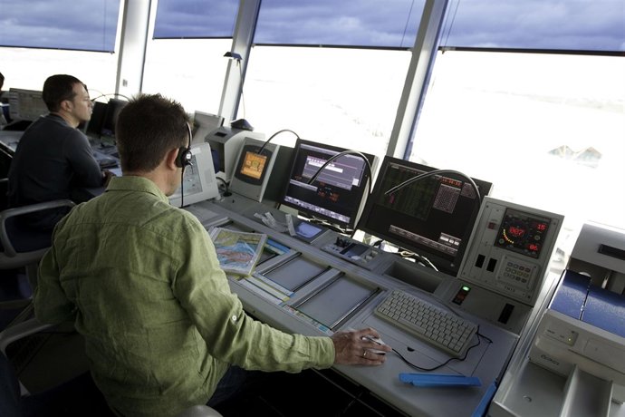 Torre De Control, Controladores Aéreos