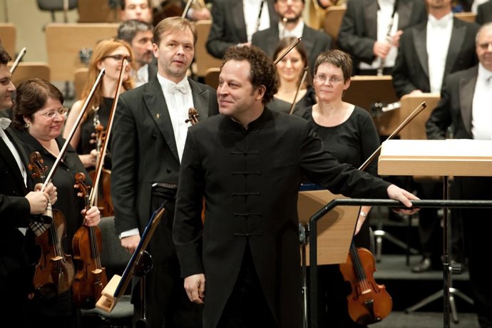 John Axelrod dirige la ROSS