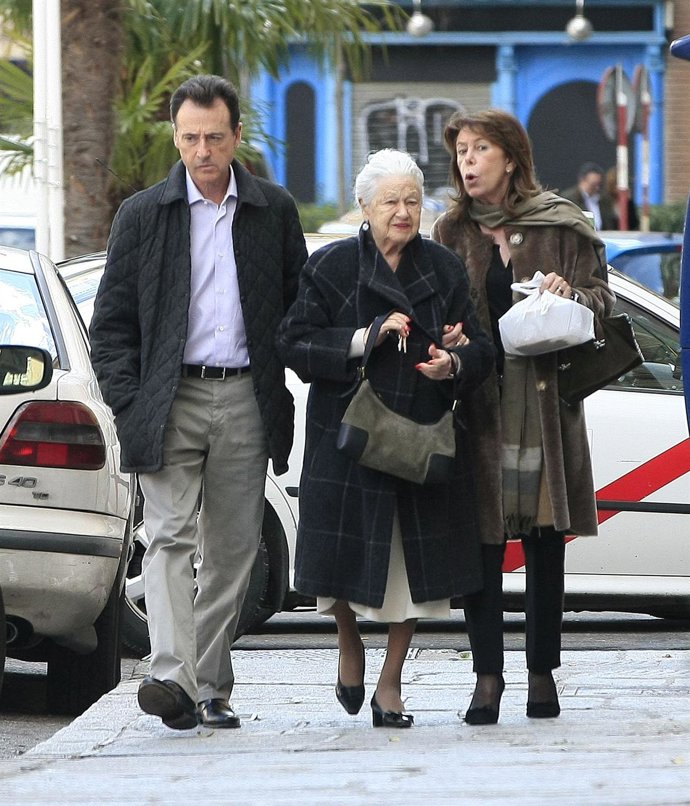 Matías Prats con su madre y Mayte Chacón