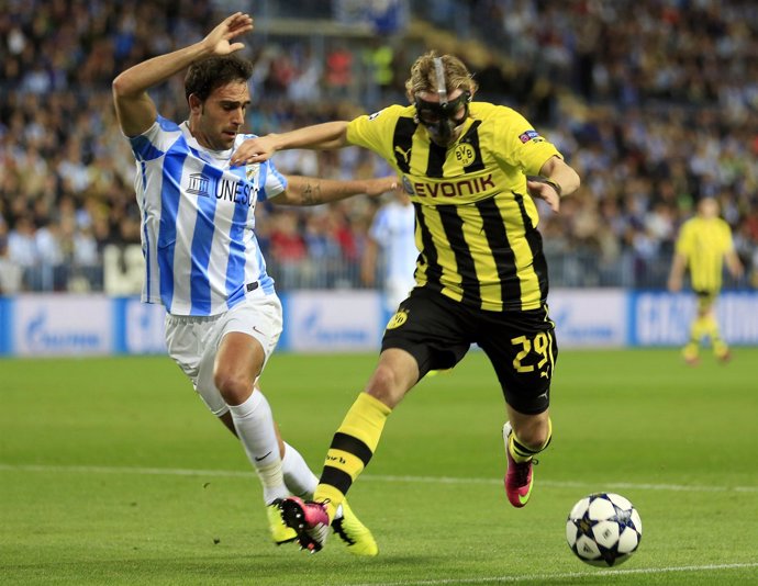 Jesús Gámez, del Málaga, ante el Borussia Dortmund en la Liga de Campeones