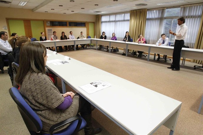 Una de las jornadas en la Escuela de Negocios CAI