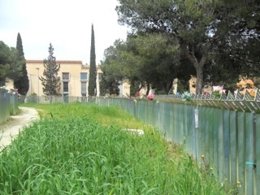 IU ha advertido del mal estado de conservación del Memorial en el cementerio