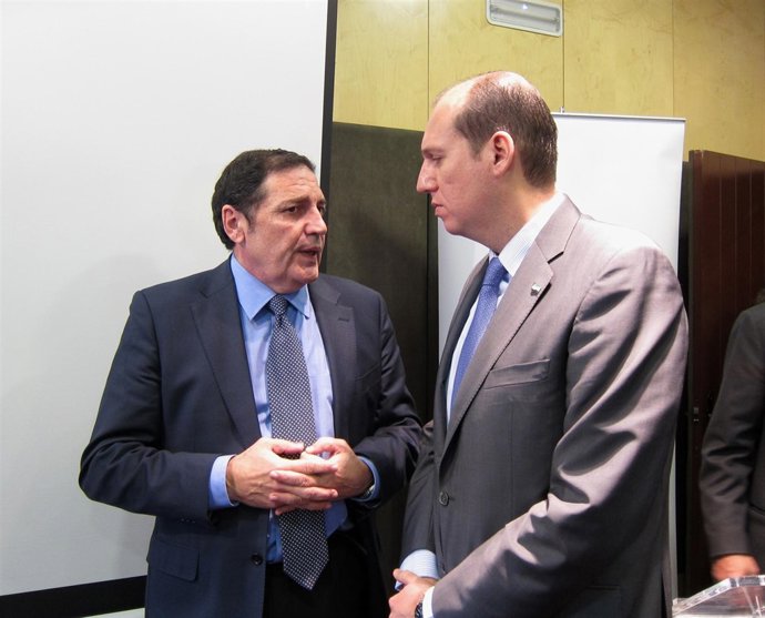 Antonio María Sáez Aguado (i) y Luis Alfonso Hernández Carrón (d)