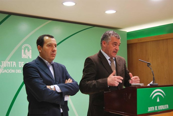 Ruiz Espejo y Carnero en rueda de prensa junta malaga