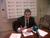 AUME ve "escandaloso" el régimen penitenciario aplicado a Bravo, al que se prohíbe el móvil y "lecturas perniciosas"