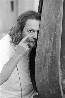 El escritor mexicano Dante Medina. 