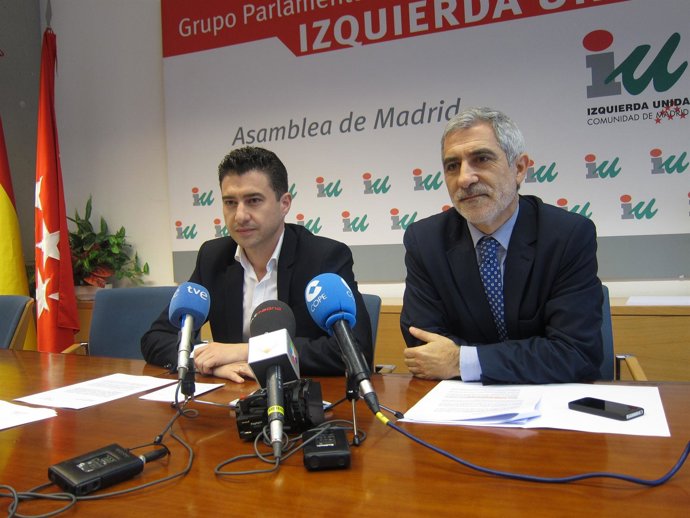 Los portavoces de IU en la Asamblea y en el Congreso, en rueda de prensa