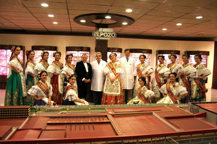 ElPozo Alimentación recibe a la Reina de la Huerta y a su corte de damas 