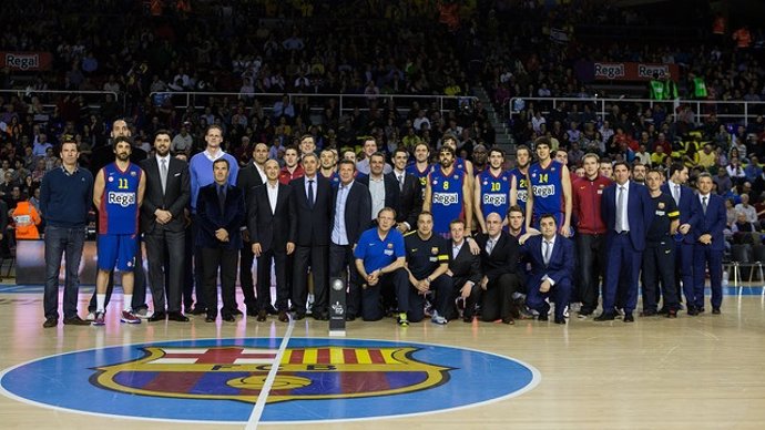 Homenaje a los ganadores de la Primera Euroliga para el Barcelona