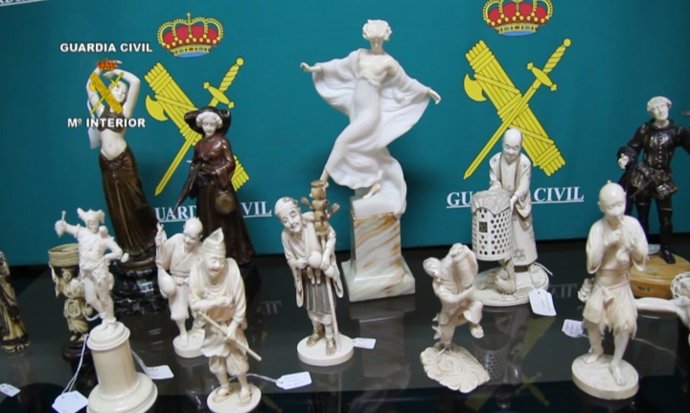 Tallas de marfil incautadas en Barcelona