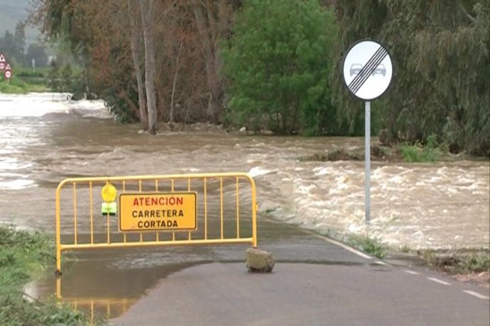Las intensas lluvias provocan crecidas de los ríos
