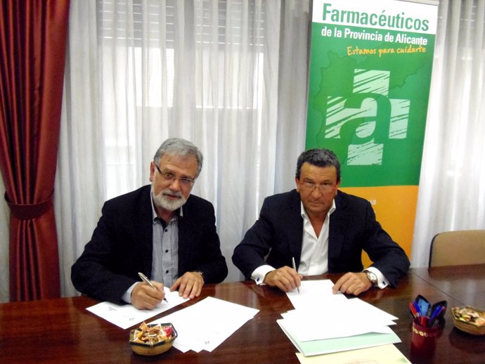 Firma del convenio entre el COFA y la Anhcea