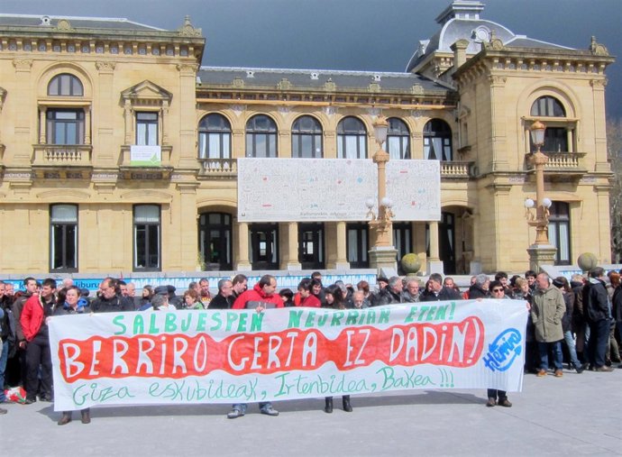Concentración de Herrira en San Sebastián.