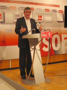 El secretario regional del PSOE, Julio Villarrubia