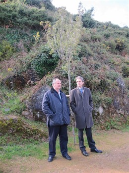 Íñigo de la Serna y Javier Fernández en la Peña de Peñacastillo