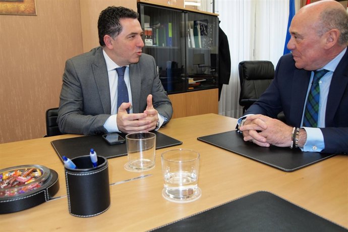 Reunión entre Jaime García-Calzada y Carlos Cuevas      