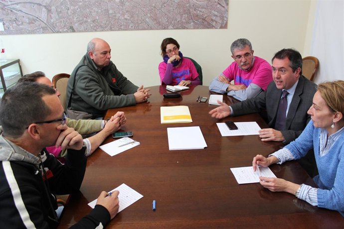 Espadas con los trabajadores.