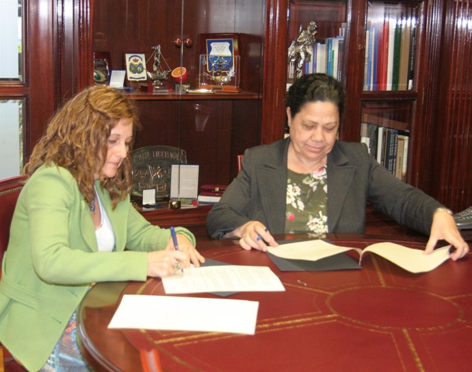 Las presidentas del puerto y de la Fundación Doñana 21. 