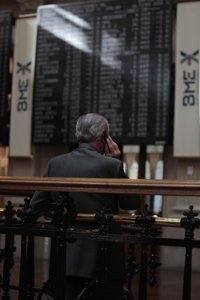 El Ibex profundiza en su mínimo anual tras dejarse un 1,5% en la semana  