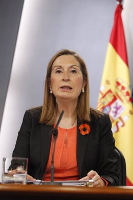 Ministra de Fomento, Ana Pastor, en el consejo de ministros