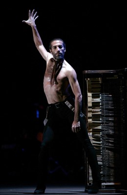 Israel Galván presenta en el Teatro Maestranza 'Lo Real'