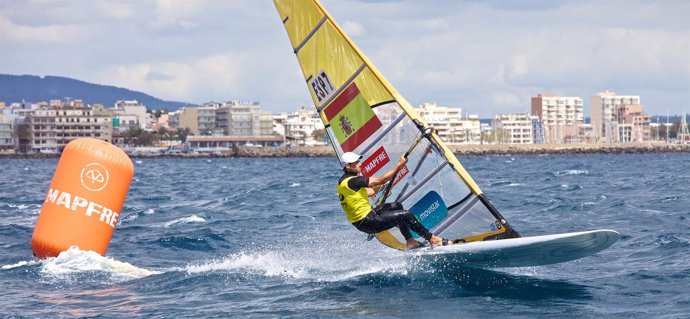 El windsurfista español Iván Pastor