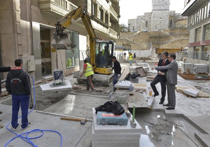 Visita a las obras de pavimentación de Emilio Pino y Lealtad
