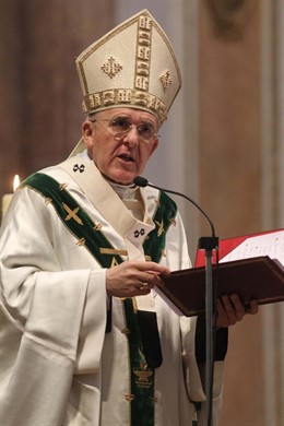 Osoro durante la misa a Marcelino Olaechea