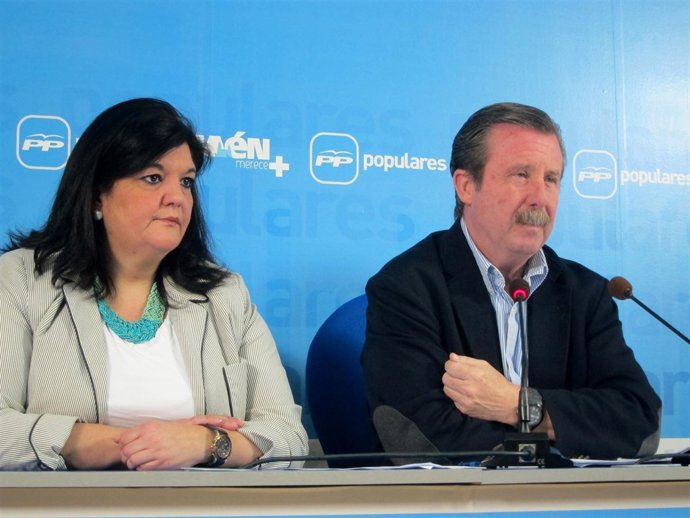 María del Mar Dávila y Miguel Ángel García en Anguita hoy en la rueda de prensa.