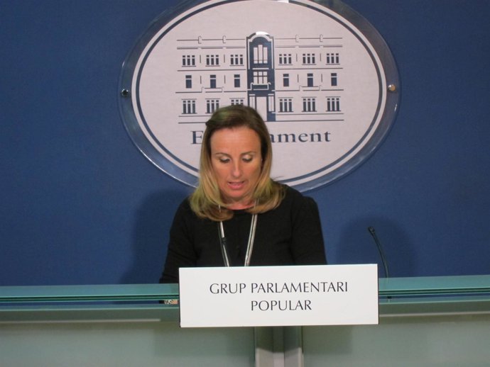 Mabel Cabrer, portavoz del PP en el Parlament balear