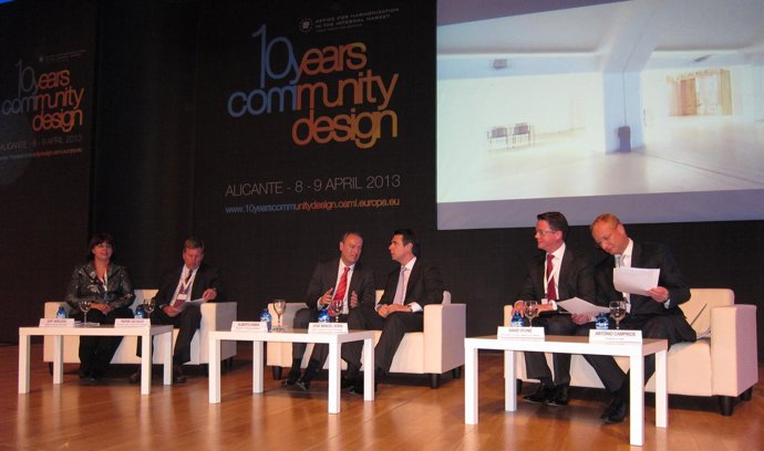 En el centro, Alberto Fabra y José Manuel Soria