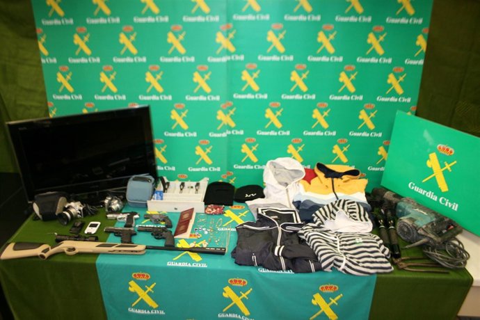 Efectos recuperados por la Guardia Civil en una operación