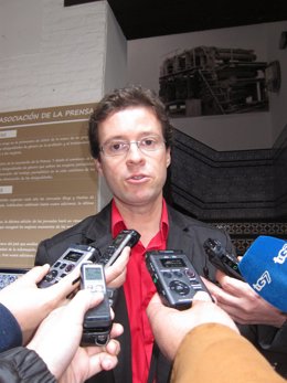 El coordinador provincial de IU en Granada, Manuel Morales.