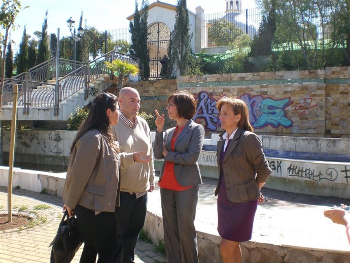 María Gámez (PSOE) en visita a parque cementario San Miguel Málaga