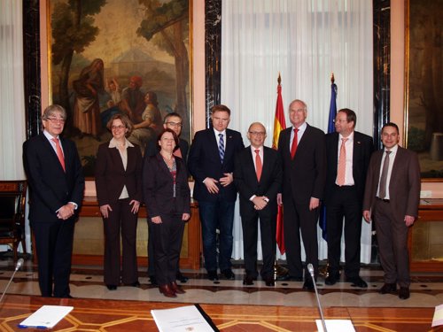 Montoro con una delegación del Parlamento alemán
