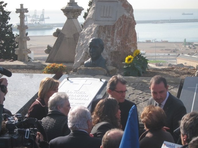 Artur Mas y R.Espadaler, en el homenaje a Carrasco i Formiguera