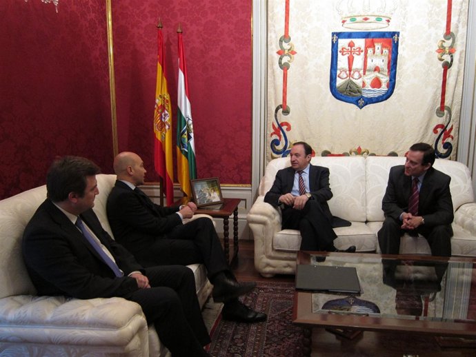 Recepción Sanz con García-Legaz