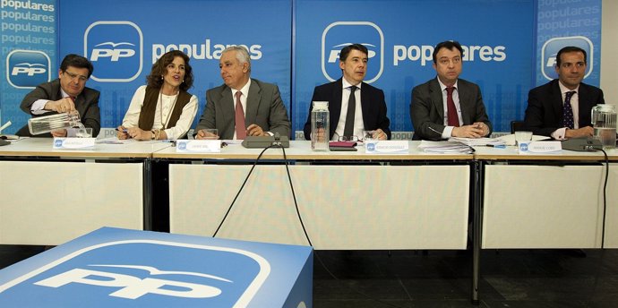 Javier Arenas con alcaldes de la Comunidad de Madrid