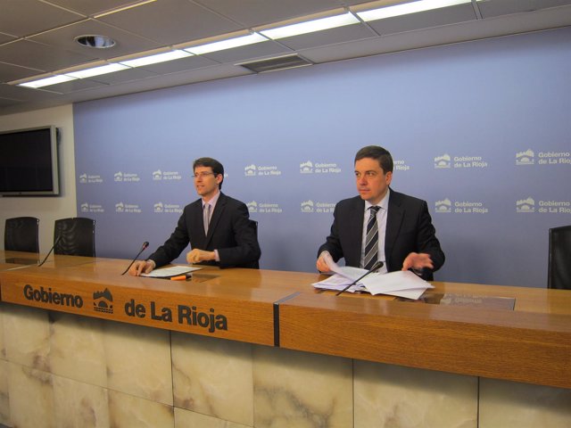 El consejero de Educación, Gonzalo Capellán, y el subdirector general de Persona