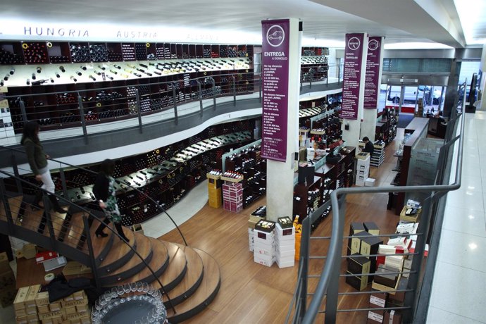 Tienda especializada en vinos LAVINIA