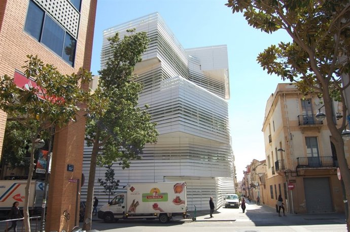 Edificio El Carme de la UB y el Ayuntamiento de Badalona